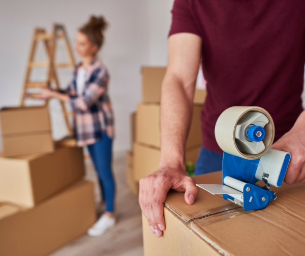 couple packing to move